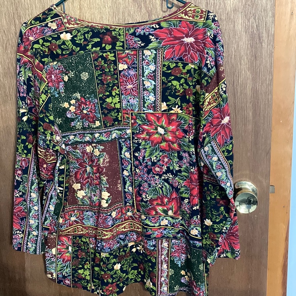 Beautiful embellished Christmas themed 3/4 sleeve shirt.